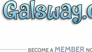 Vanessa Sky Kayley Gunner'ı yoğun seksle rahatlatıyor