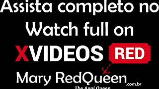 Îi dau curul unui tip cu pulă atârnătoare în baie