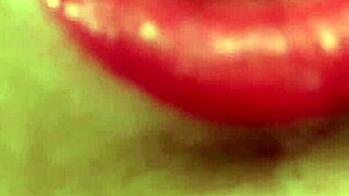 Unusual stunner gulping cum load on her face in extreme blowbang?