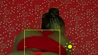 Slim thick esmer kraliçe soyunurken bak