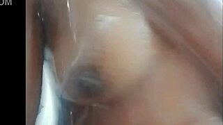 cyndy blackslave takes a relaxing shower