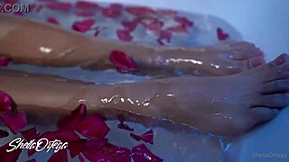 i'm masturbating my big ass and tits in the bathroom with a balloon sheila ortega says