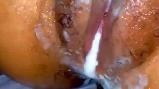 Sexo Caseiro Turns Wild with Ebony Handjob and Deepthroat