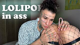 I play with candy in her ass, then ass to mouth