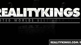 nari park asian masseuse cockrides and jerks