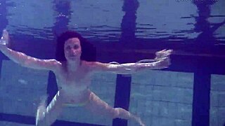 Is this new teen ready for the underwater show?