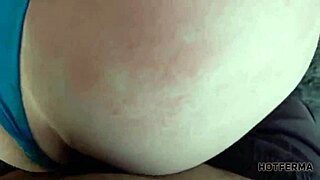 Loira da bunda grande fodendo na praia