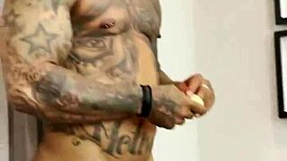 Tattooed Hetero Fucks Doctor in Hospital Bastidores