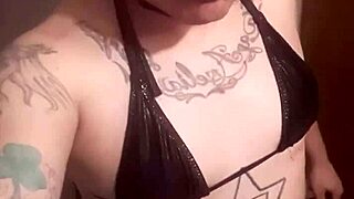 Wow, this sexy sissy performs an amazing solo act!