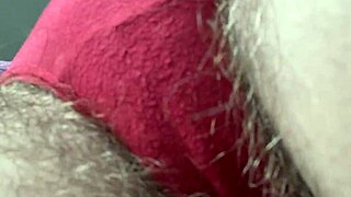 Dapat 10 Menit Memek Berbulu dari Dekat