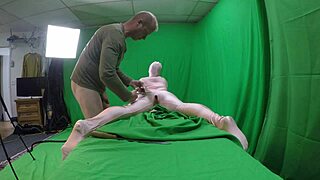 Scarlett Johnson's Pink Pussy Morph!