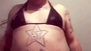 Wow, this sexy sissy performs an amazing solo act!