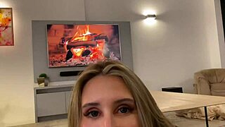 Universitaria Caliente Aprovecha Follando A Compañero De Cuarto Mareado Después De Una Fiesta