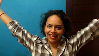 Novinha Ninfetinha Argentina Ela Baez Procura Pirocas Brasileiras Para Satisfaze-La