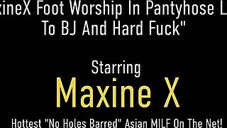 hey maxine x, wanna talk dirty and lick?