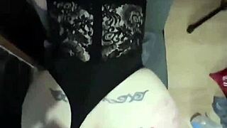 is dat mijnmar meisjes strakke kut klaar voor een grote lul op de seks stoel?