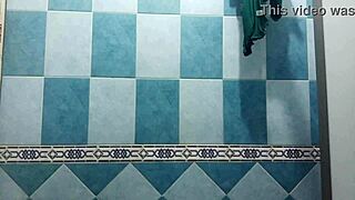 i'm spying on karmica, that chubby mexican pregnant girl in the shower after beach