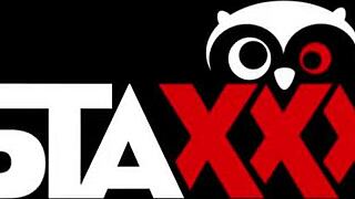 לעזאזל! בחורה יפנית סקסית מטפלת בשלושה זינים קשים באורגיה פרועה!