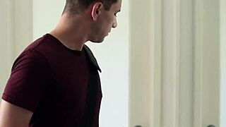 I saw that blonde teen get cumshot!