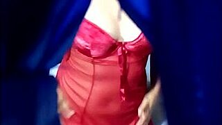 i roleplay trying mom's underwear and masturbate until squirting.