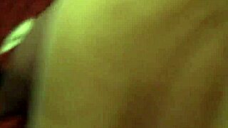 Dagfs har en het omgång lesbisk sex på soffan