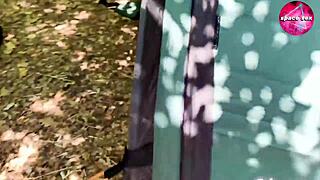 Vi Menina Anime Se Masturbando Sozinha no Acampamento