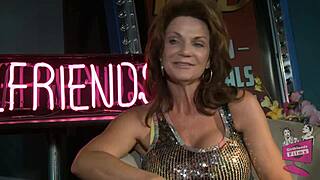 Přítelkyně natáčí road queen deauxma chilluje s dana dearmond a samantha ryan