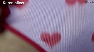 imagine that blonde novinha full of tezao in your bed with oil all over her body, ready for anal sex.