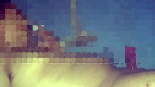 moj šef ponuja povišico, če mu dovolim, da me jebe na delu