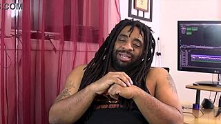 Poizon ivy wets small cock 😜