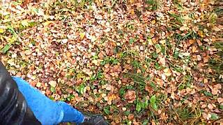 โดนจับได้ตอนกำลังชักว่าว สาวน่ารัก 18+ ชักควยเสี่ยงกลางป่า - Nata Sweet