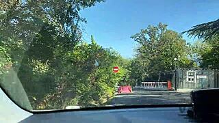 Hore tabt i skoven tager sæd i hvert hul!