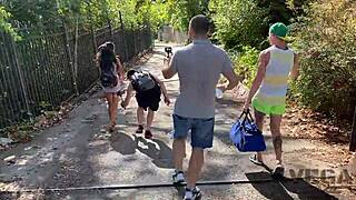 Šľapka stratená v lese berie spermu do každej diery!