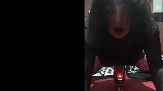 Μηχανή μαλακίας βγάζει σπέρμα σε ντροπαλό τύπο