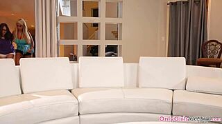 Dirty masseuse licks pussy of sapphic lesbian babe.