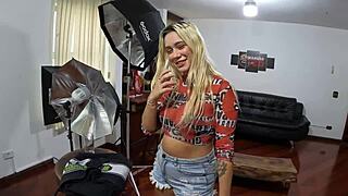 Beautiful amateur challenges mila falk with tikinho