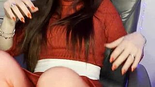 Wet Pussy Fingering for Italian Hot Girlfriend Carolina Iena