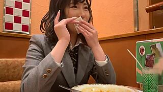 Incredible! 18-Year-Old Swimmer Bounces Huge Boobs in Raw Action!