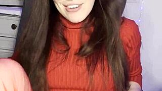 אצבעות בכוס רטובה לחברה איטלקייה חמה קרולינה אינה