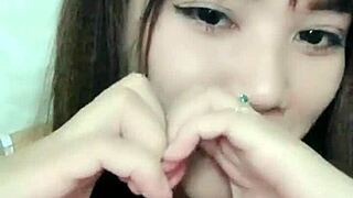 Vietnamese Girl's Sexy Webcam Talkshow Livestream