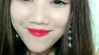 Vietnamese Girl's Sexy Webcam Talkshow Livestream