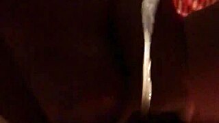 เมียเล่นดิลโด้จนน้ำแตกคาปาก