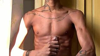 Ebony Brazilian Masturbates With Cumshot From Oberon