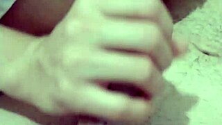 Minha empregada me deu o peitinho pra gozar