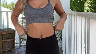 nice day for luna luxe to masturbate on the balcony 😊