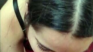 Gostosa sucking before sitting 😘 ft White Moon