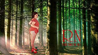 Wow, the giant secretary surprises the manager with her height!