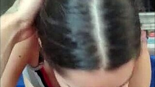 Gostosa sucking before sitting 😘 ft White Moon