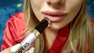 hey, i smear lipstick on my lips, suck dick, and cum on them