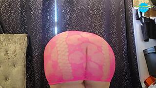 Hot mom records herself in SEXY OUTFITS. Trying on daring looks for fun!